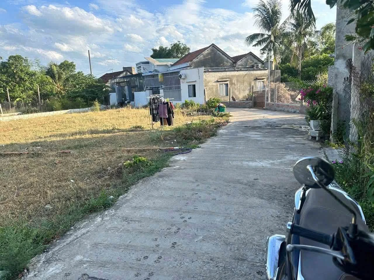 Bán đất 100m² đường ô tô 5 chỗ Bình Chánh 5.5 tỷ - Ảnh 1