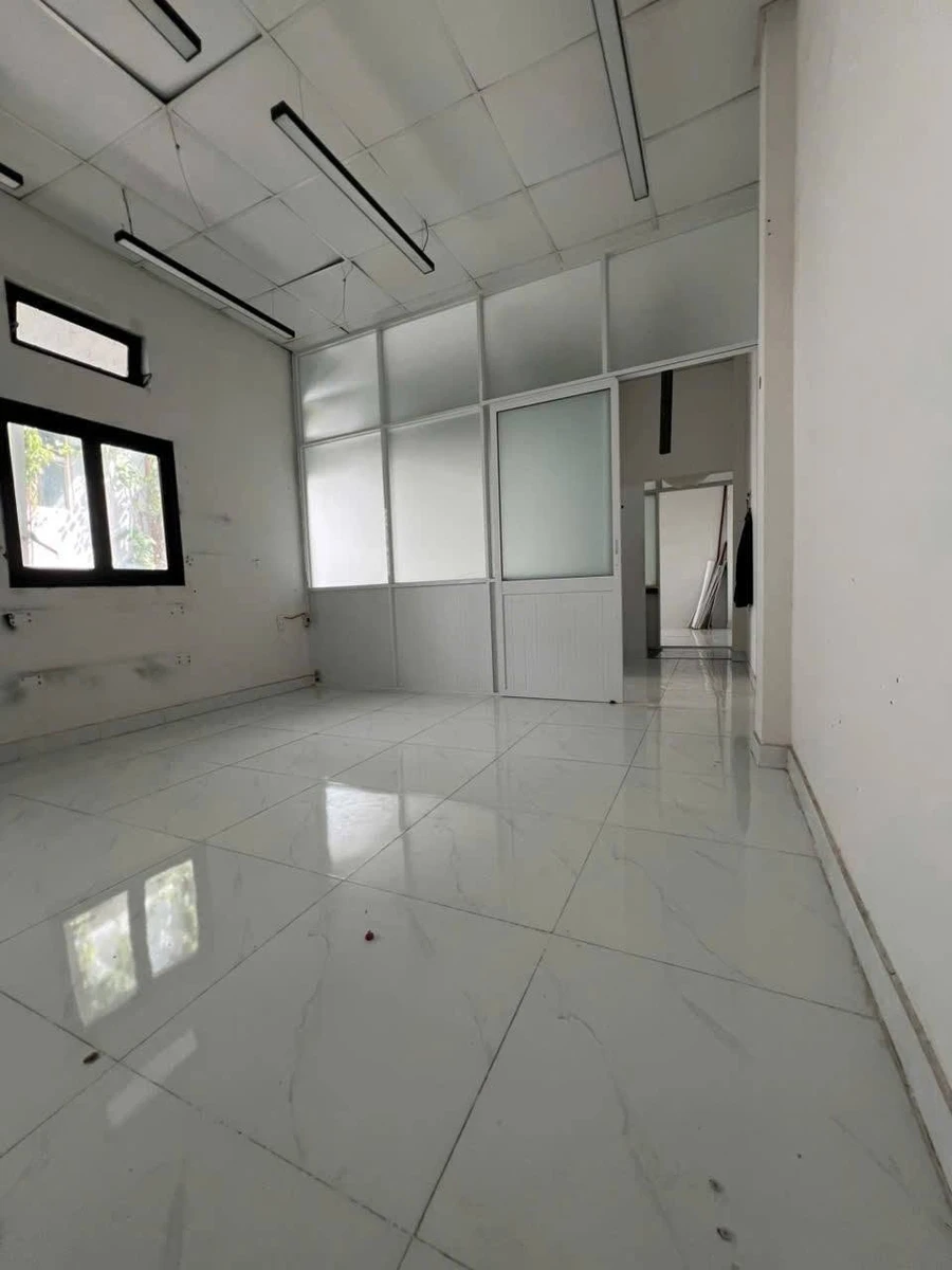 Cho thuê nhà nguyên căn 68m² 3 phòng ngủ mặt tiền Hoàng Hoa Thám - Ảnh thu nhỏ 3
