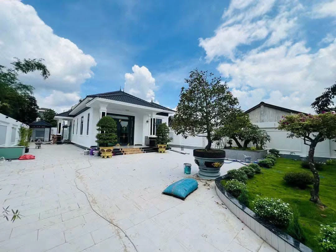 Bán nhà vườn mái Nhật 650m2, 4PN, 6.5 tỷ, Đức Hoà - Ảnh thu nhỏ 2