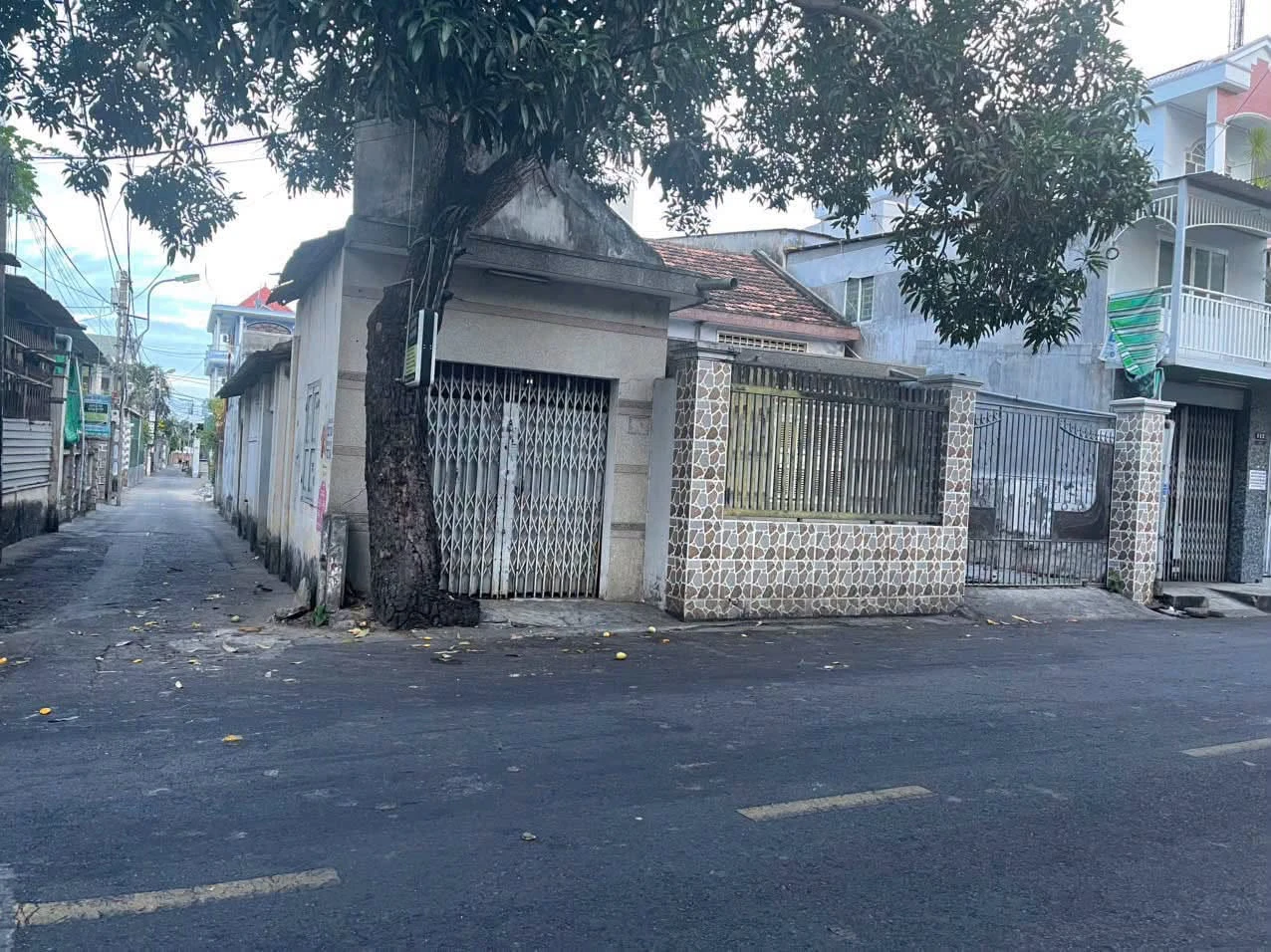 Bán đất lô góc Dương Hiến Quyền, Nha Trang, 301,7m2, 31 tỷ - Ảnh 1
