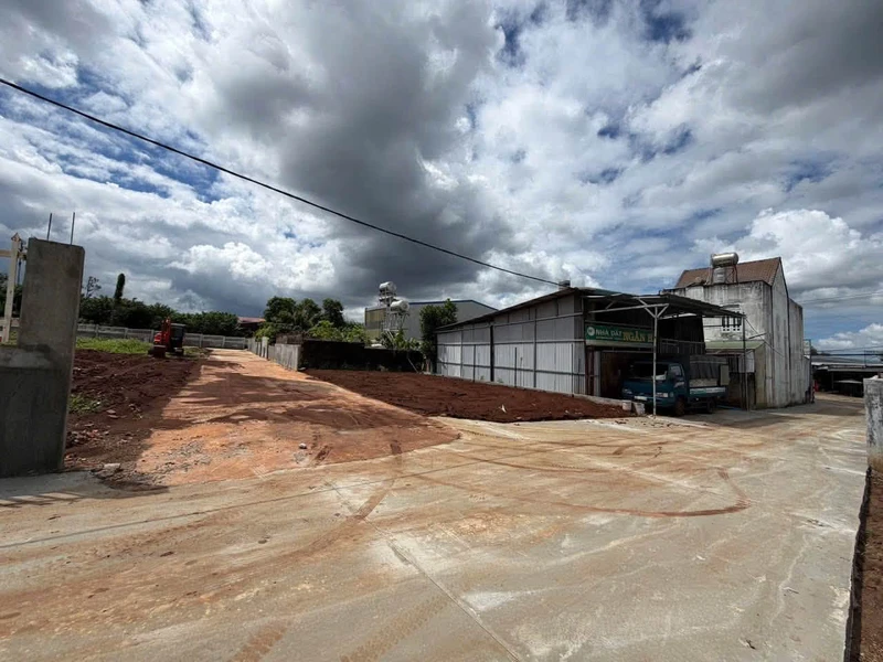 Bán đất thổ cư 5,6x18m hẻm Y Moan, Buôn Ma Thuột, giá 2,45 tỷ