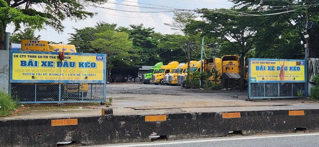 Bán lô đất 4200m² mặt tiền Nguyễn Hữu Trí, Bình Chánh - Ảnh 1