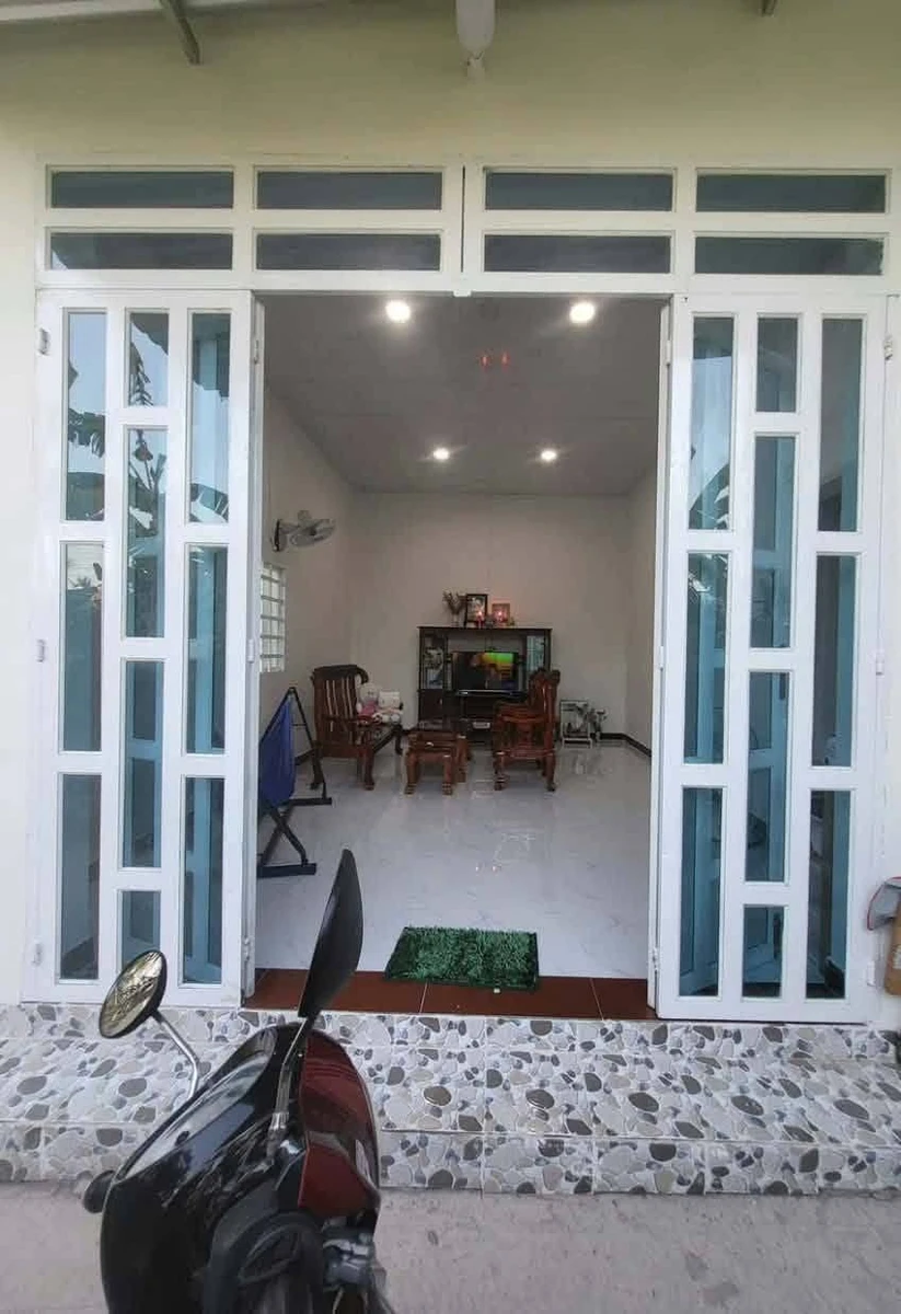 Bán nhà Sơn Đông 100m, 2 phòng ngủ, Nhà Bè - Ảnh 1