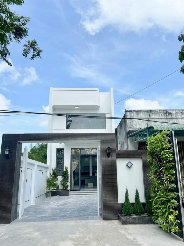 Bán nhà mặt tiền Nguyễn Văn Linh 1 trệt 1 lầu 80m2, giá 2,39 tỷ, Phường Long Hoa, Tây Ninh