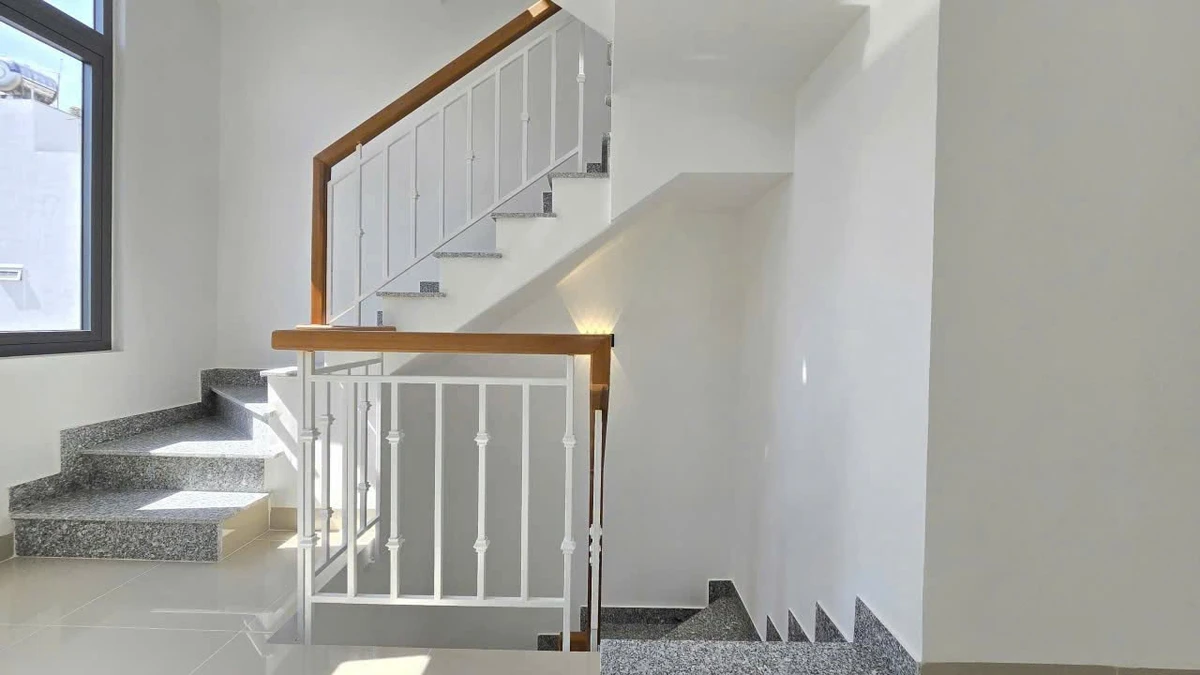 Bán nhà 4 tầng căn góc 140m2 Nha Trang 8,5 tỷ - Ảnh thu nhỏ 2