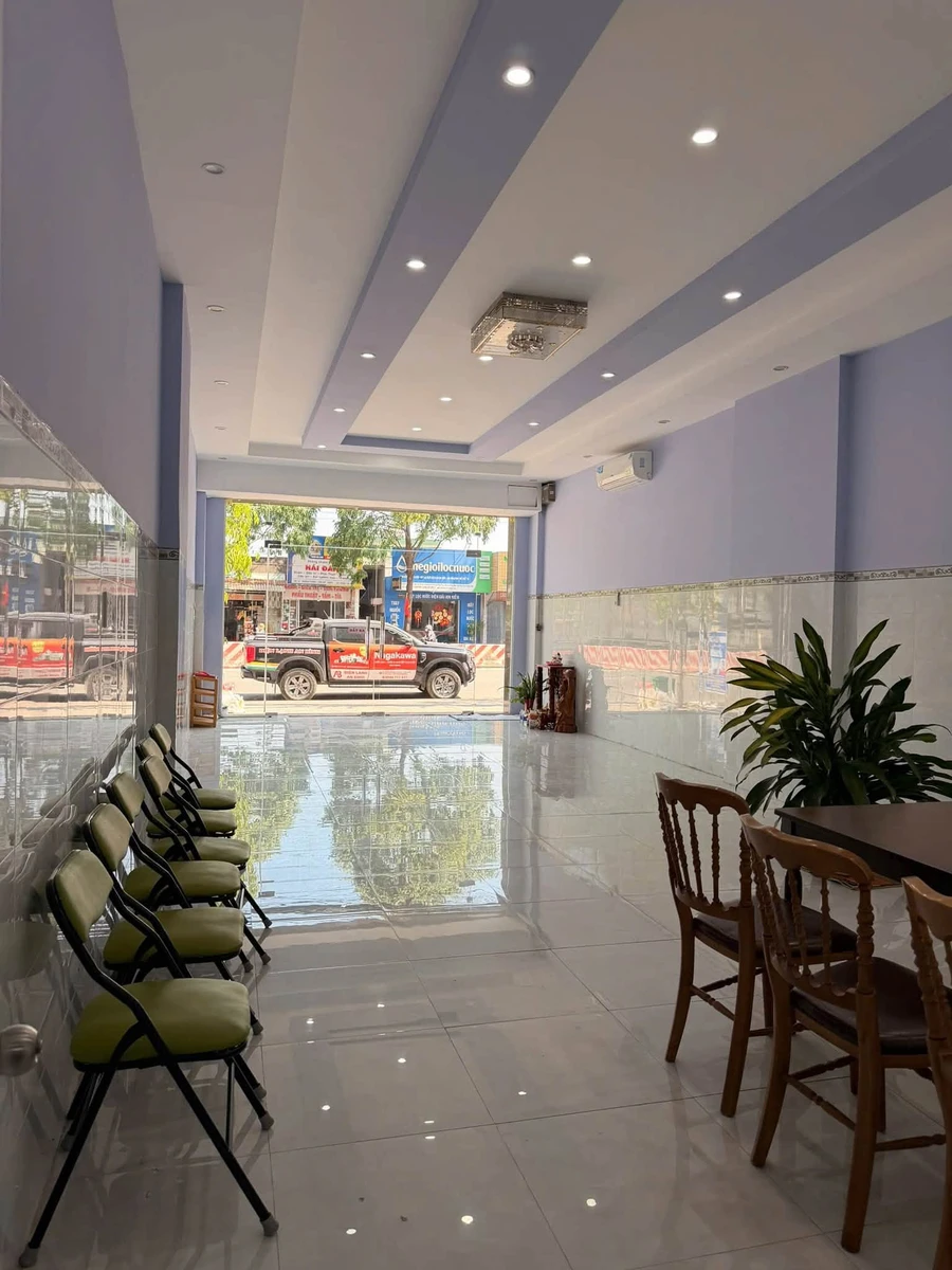 Bán nhà 1 trệt 1 lầu ngang 5x20, 3 phòng ngủ full nội thất đường Trường Chinh, Phú Mỹ - Ảnh thu nhỏ 4