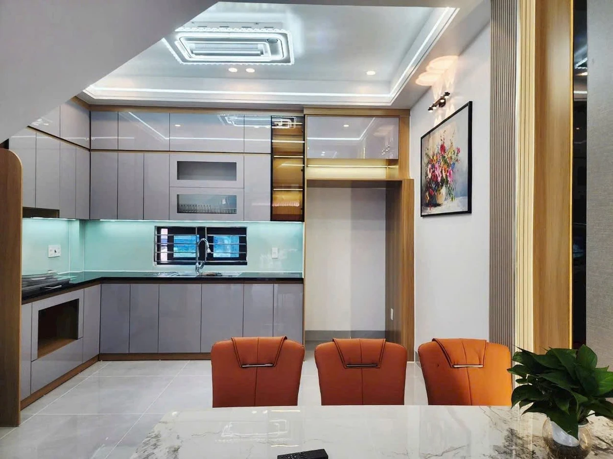 Bán nhà phố 3PN full nội thất 160m2 Tuệ Tĩnh trên 3 tỷ - Ảnh thu nhỏ 2