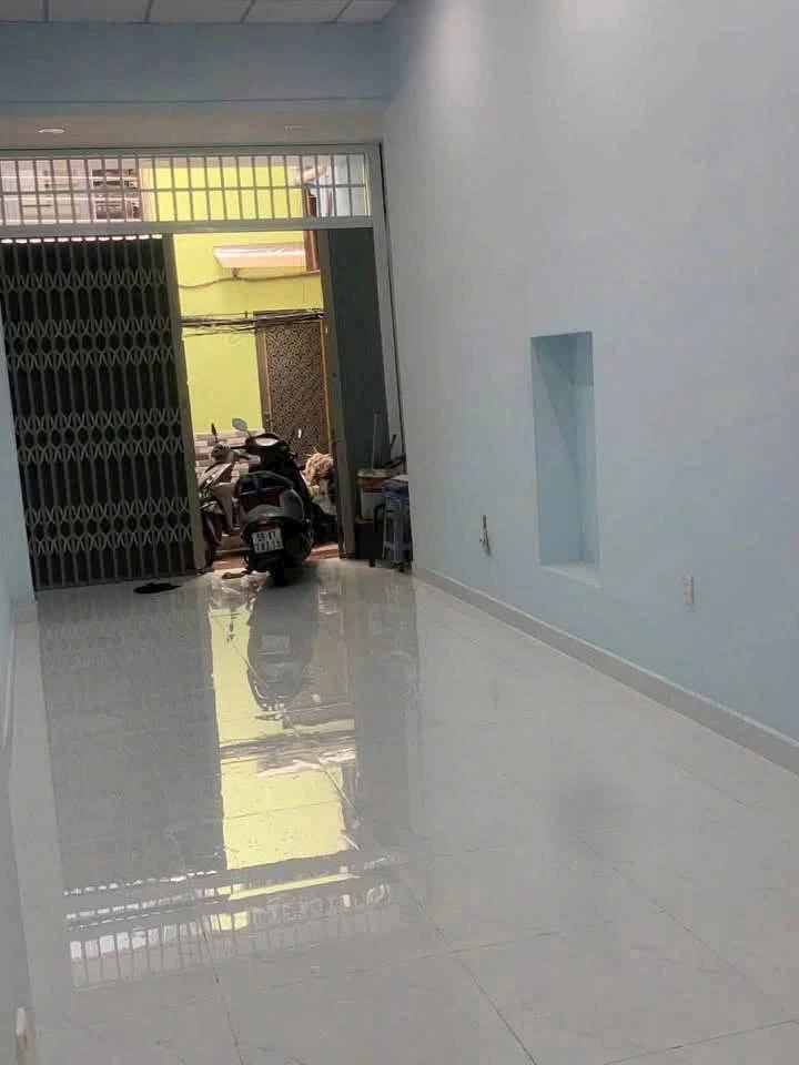 Bán nhà Đoàn Văn Bơ Quận 4, 51,3m2, 2PN, giá hơn 3 tỷ - Ảnh 1