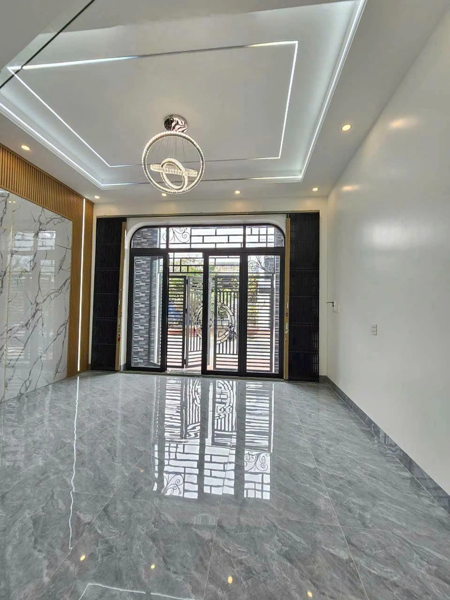 Bán nhà mới 1 trệt 1 lầu 3PN đường Tô Thị Tẻ, Khu dân cư Licogi, Cà Mau giá 2,75 tỷ - Ảnh thu nhỏ 2