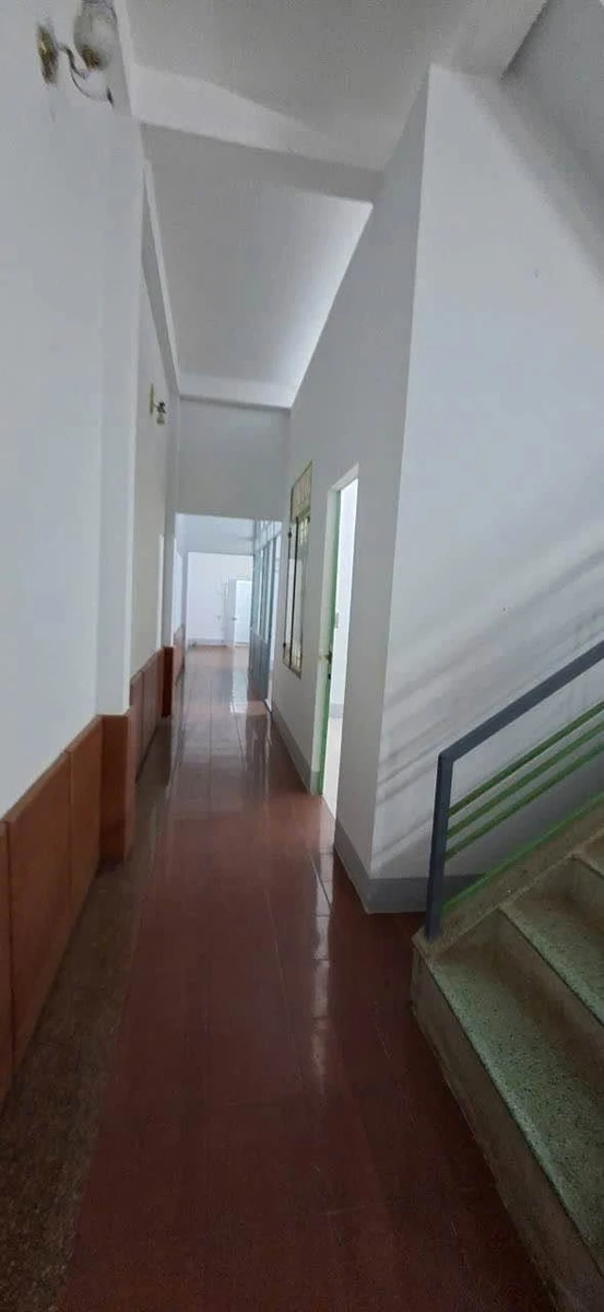 Bán nhà lầu mặt tiền Lê Lợi, Buôn Ma Thuột, 5x26m, 3 PN - Ảnh thu nhỏ 3