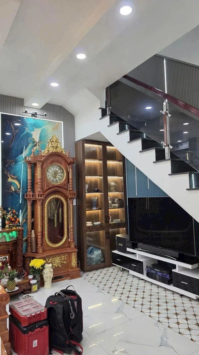 Bán nhà 1 trệt 2 lầu Nguyễn Du Dĩ An 106.6m2, 4PN - Ảnh thu nhỏ 4