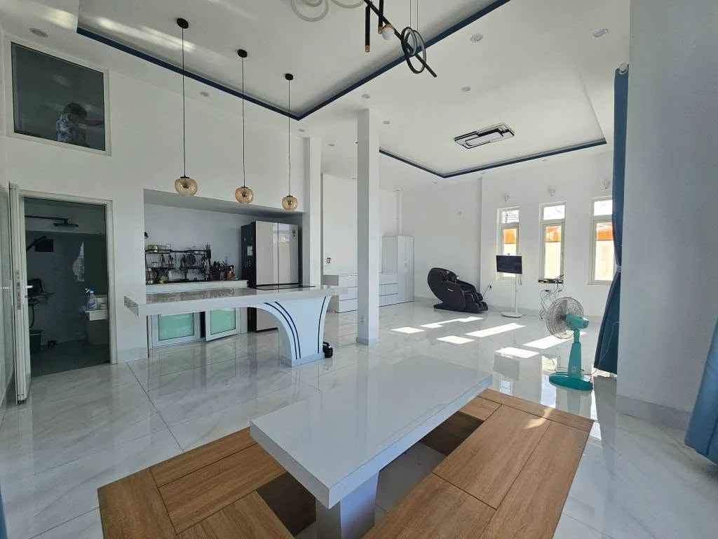 Bán biệt thự 3 tầng 3PN 1.206m² trực diện biển Nha Trang 29,5 tỷ - Ảnh thu nhỏ 5