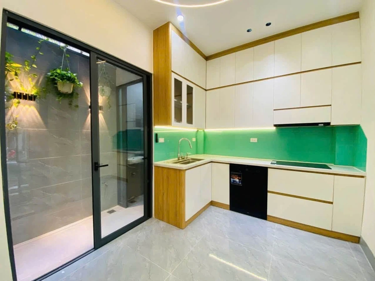 Bán nhà 4 tầng full nội thất 52.4m² Q7, giá 6.6 tỷ - Ảnh thu nhỏ 3