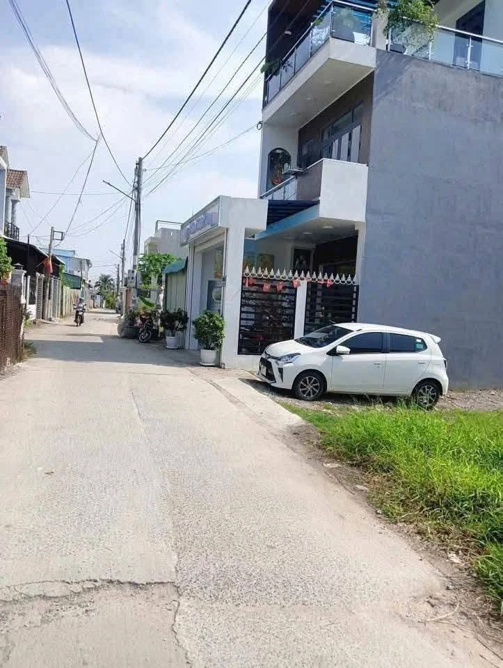 Bán nhà Nhà Bè 99.9m2 2PN, gần chợ Búng, giá 3 tỷ 950 triệu - Ảnh 1
