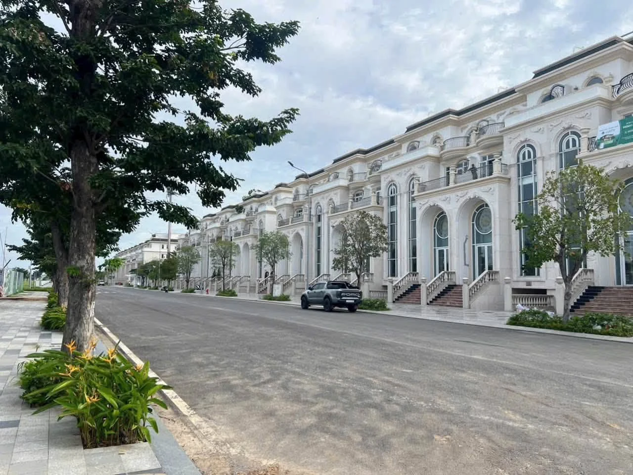 Bán nhà 7x23m, 4 lầu + hầm, Vạn Phúc City, Thủ Đức, 34 tỷ - Ảnh 1