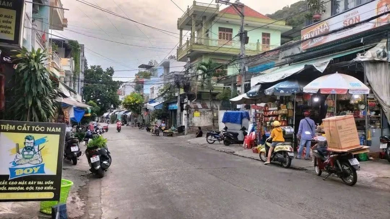 Bán nhà mặt tiền Phước Long, Nha Trang, 70m², 1 lầu 2PN, giá 7 tỷ