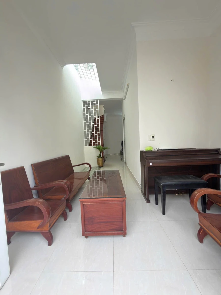 Bán nhà 1 trệt 2 lầu hẻm 102 Nguyễn Tất Thành, 2PN, giá 5,35 tỷ - Ảnh thu nhỏ 3