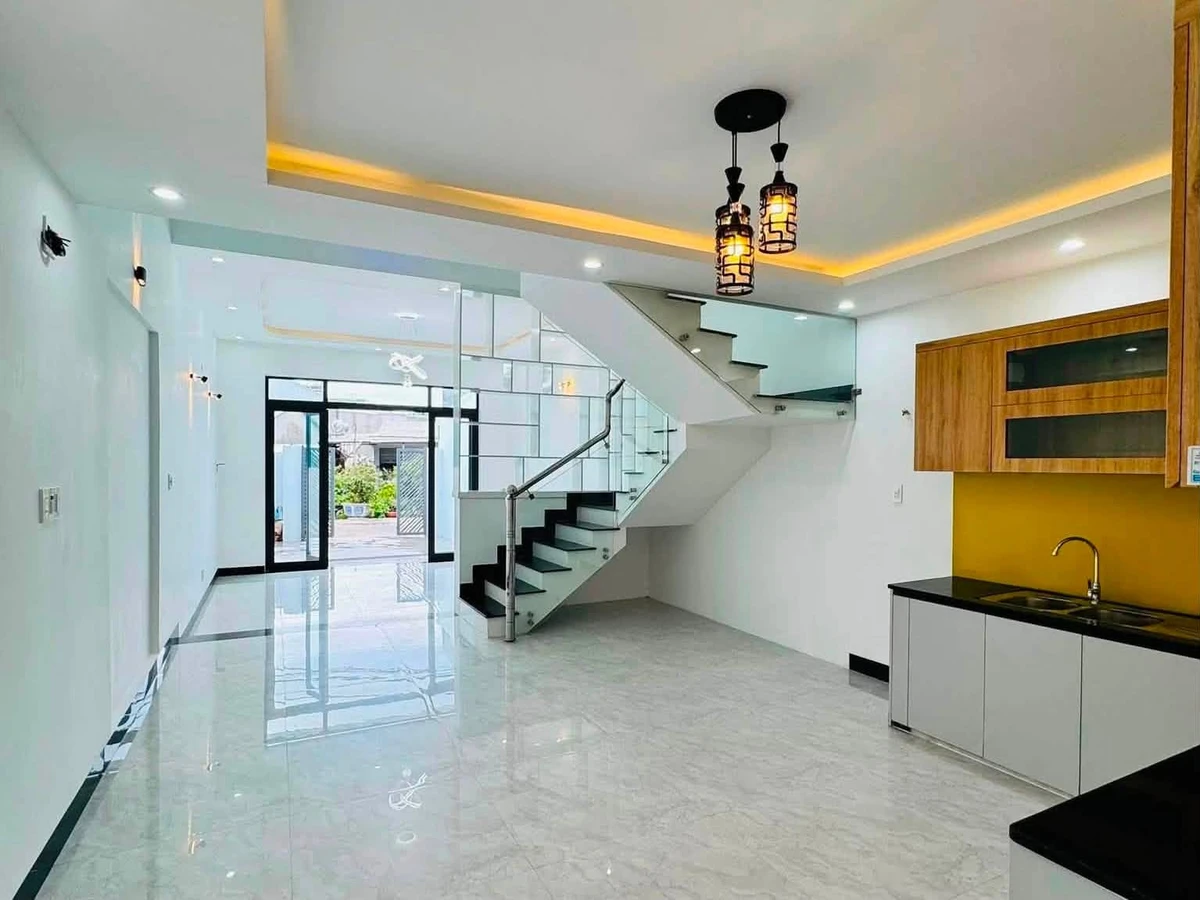Bán nhà 2 tầng 110m2 có sân ô tô Quảng Ngãi 2,55 tỷ - Ảnh thu nhỏ 4