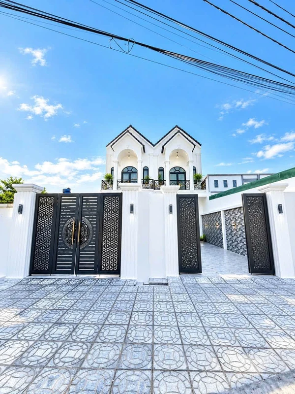 Bán nhà mặt tiền Nguyễn Trung Ngạn, Rạch Giá 155m² 3 PN