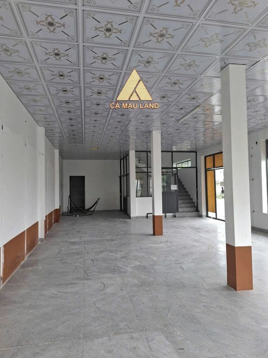Thuê nguyên tòa nhà 4 tầng 560m² mặt tiền Châu Văn Liêm - Ảnh 1