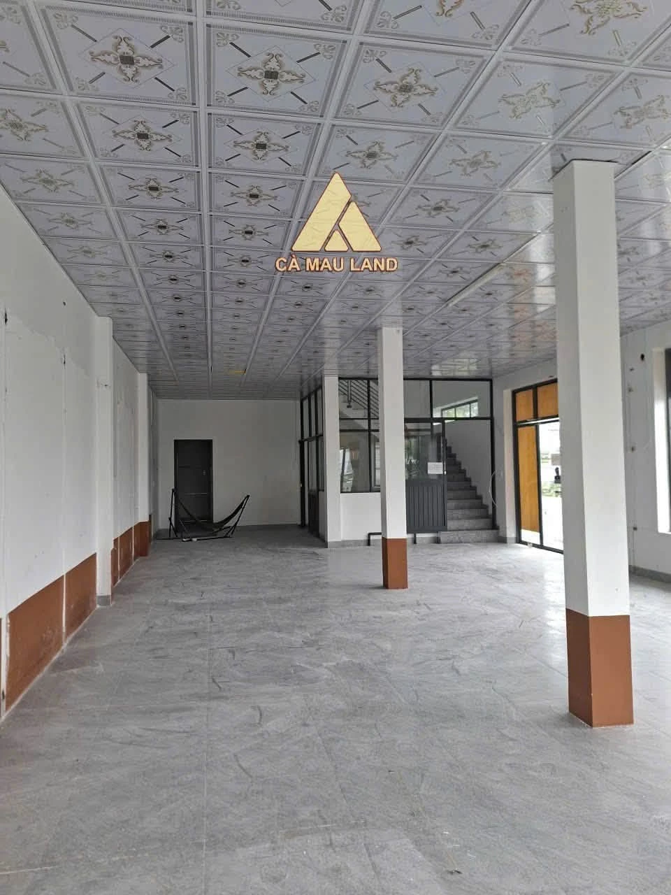 Thuê nguyên tòa nhà 4 tầng 560m² mặt tiền Châu Văn Liêm - Ảnh 1