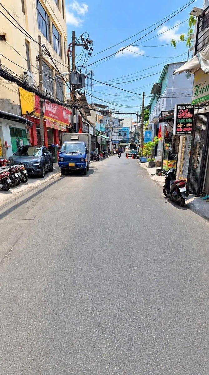 Cho thuê nhà mặt tiền 2 PN, 3 WC, 44.8m², Quận 11 - Ảnh thu nhỏ 2