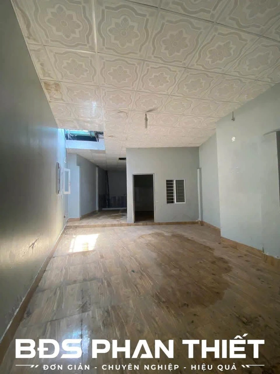 Bán nhà 180m2 góc Tôn Đức Thắng cạnh biển, 2 tỷ 580 triệu Phan Thiết - Ảnh thu nhỏ 4