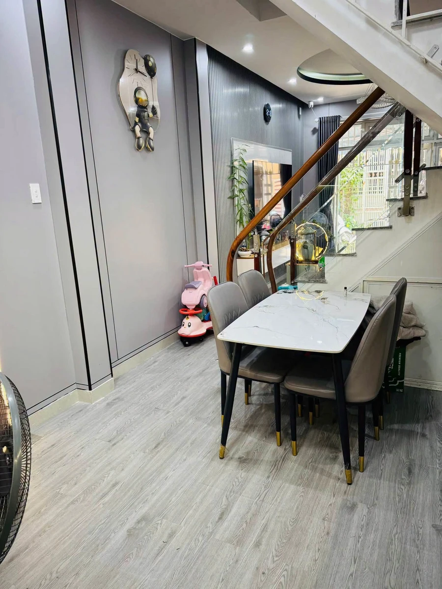 Bán nhà gác lửng 40m2, 2PN 2WC đường Điện Biên Phủ, Quận 1 - Ảnh 1