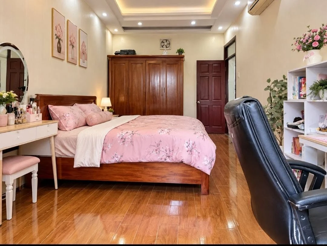 Bán nhà 3 tầng 121m2 mặt tiền đường Nguyễn Văn Linh, Lê Chân, Hải Phòng, giá hơn 9 tỷ - Ảnh thu nhỏ 2