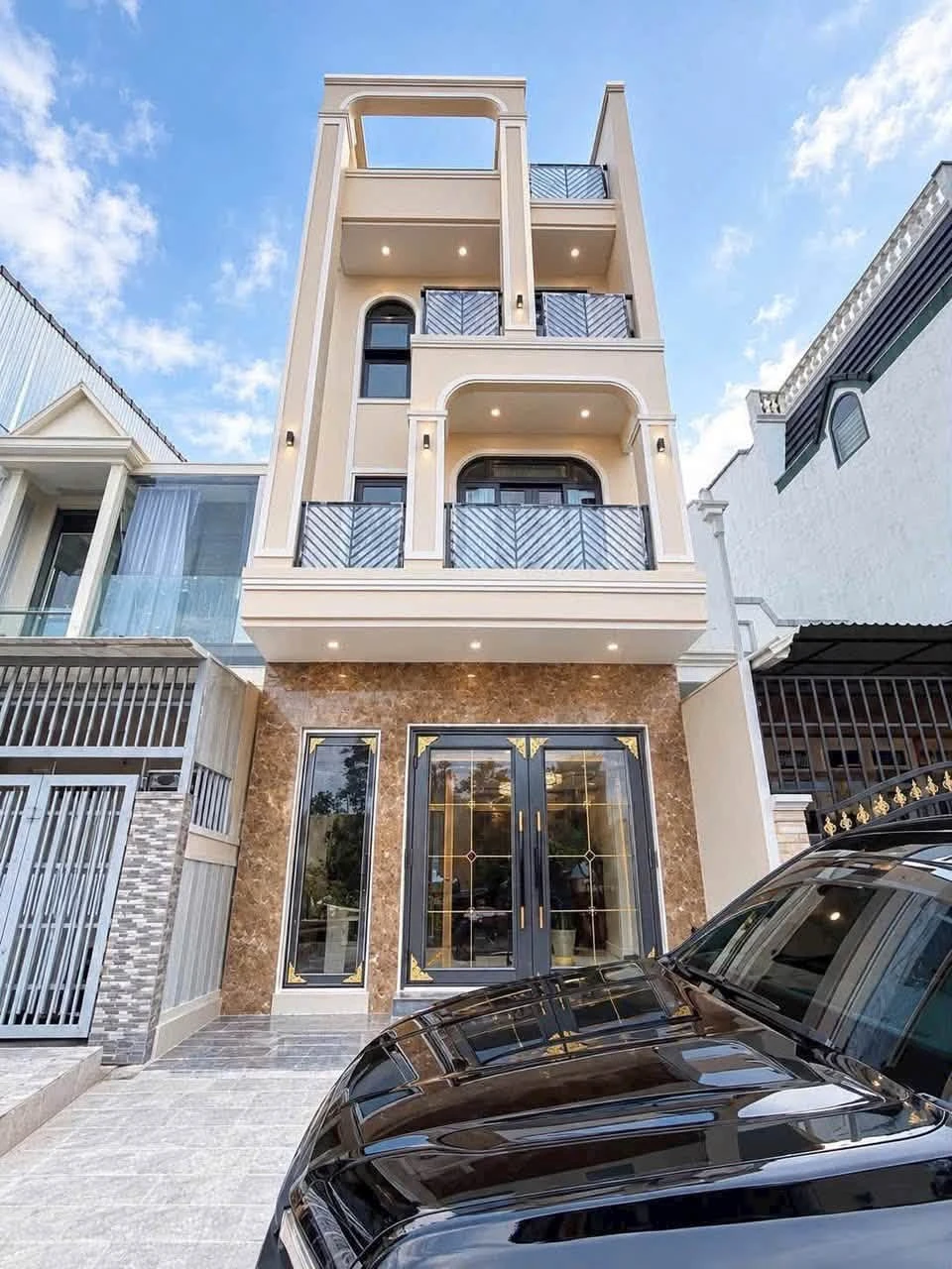 Bán nhà 100m2 có thang máy, 6 phòng ngủ, An Sơn, Phường Xuân Hương, Đà Lạt - Ảnh 1