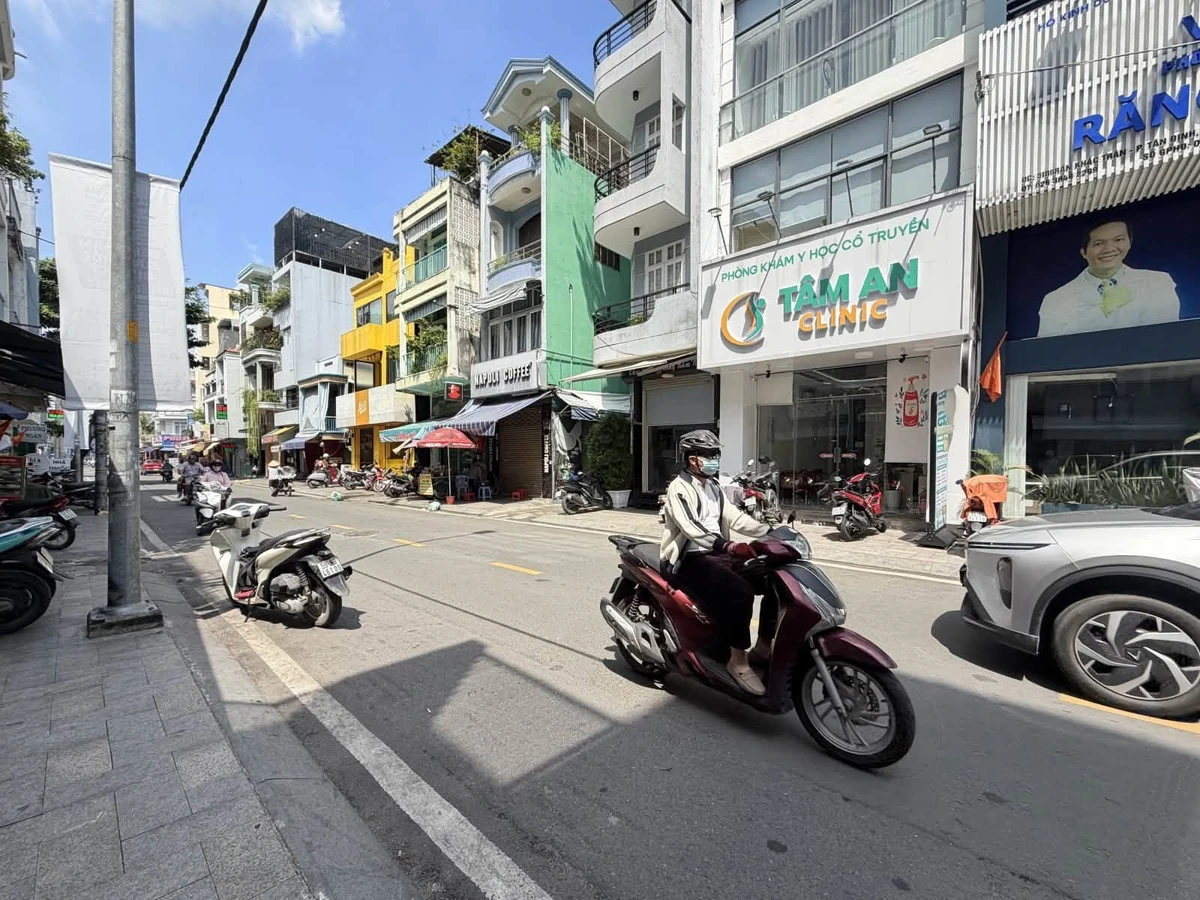 Bán shophouse mặt tiền Quận 1 gần 50m2, 5 tầng, 21.5 tỷ - Ảnh thu nhỏ 2