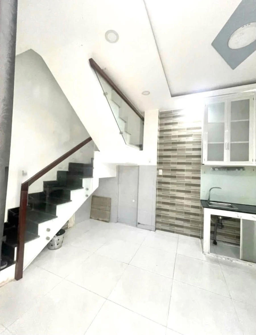 Bán nhà hẻm xe hơi Trần Phú Q5, 50m2, 3 tầng, 3.6 tỷ - Ảnh thu nhỏ 3