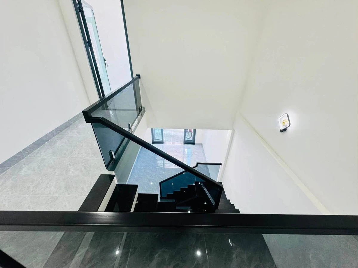 Bán nhà mới 2 tầng 68m2 hẻm 579 Nguyễn Công Phương, Quảng Ngãi giá 1,7 tỷ - Ảnh thu nhỏ 4
