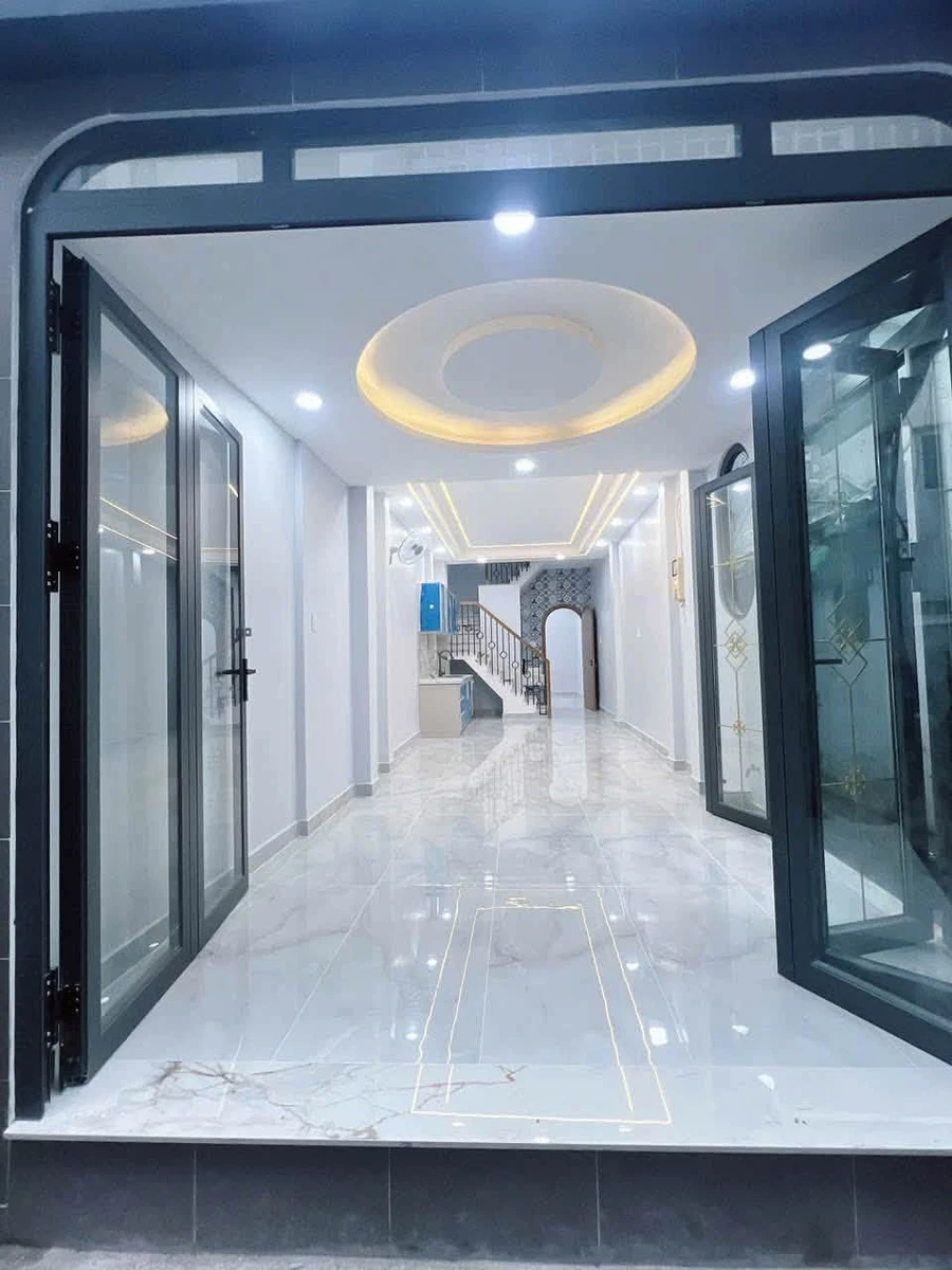 Bán nhà 3 tầng góc 2 mặt tiền Xóm Chiếu 68.5m² 5.7 tỷ - Ảnh 1