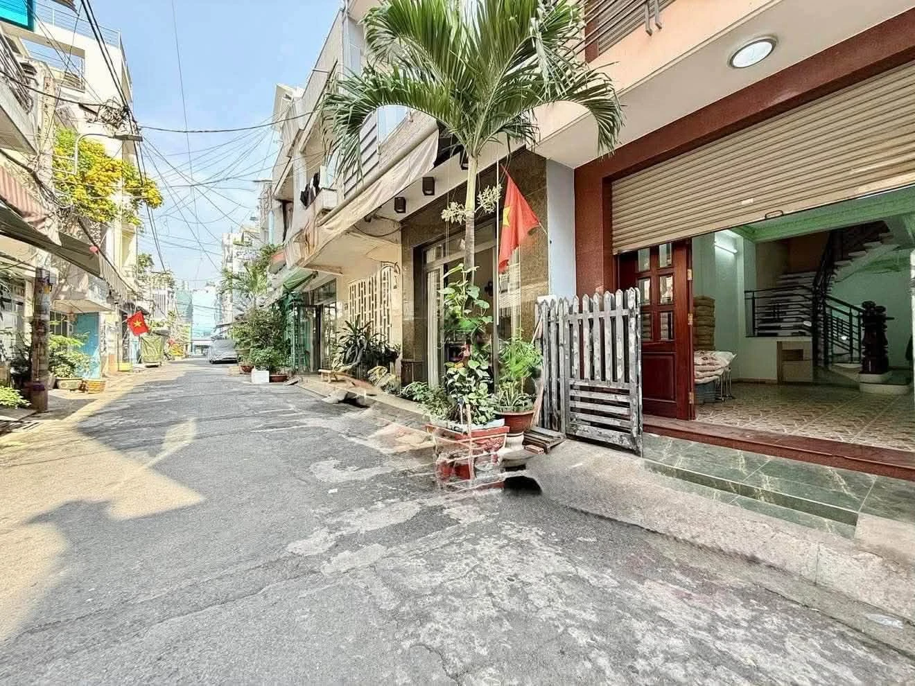 Bán nhà mặt tiền Tân Phú 70m2 4 tầng 9 tỷ - Ảnh 1