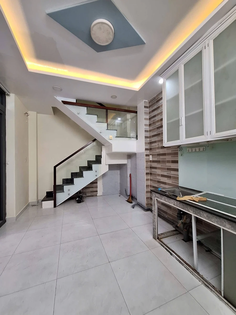 Cho thuê nhà nguyên căn 2PN, 20m² hẻm xe hơi Quận 5, 12 triệu/tháng - Ảnh thu nhỏ 3