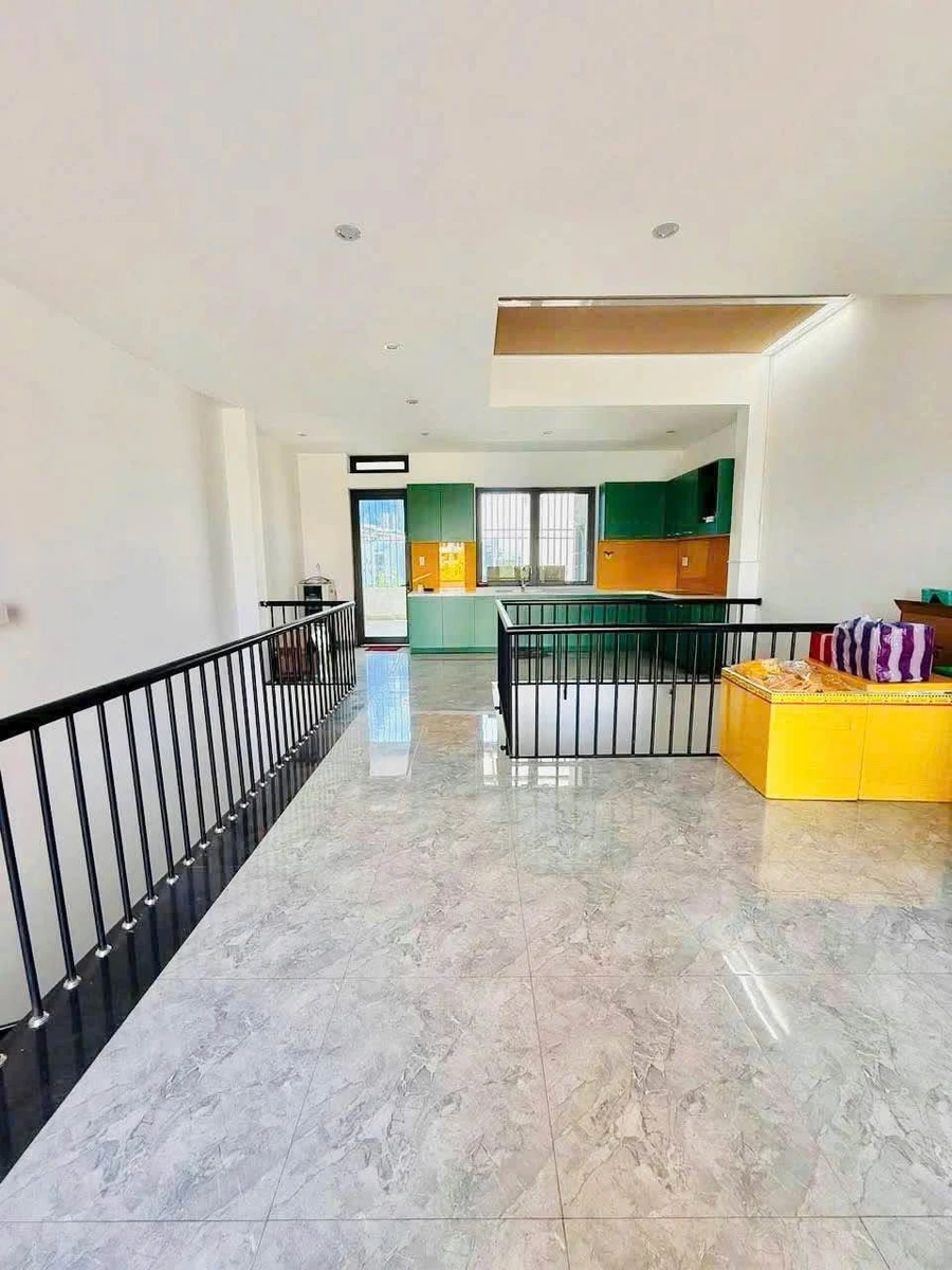 Cho thuê nhà 4 tầng mặt tiền 430m2 Hải Châu 35 triệu/tháng - Ảnh thu nhỏ 5