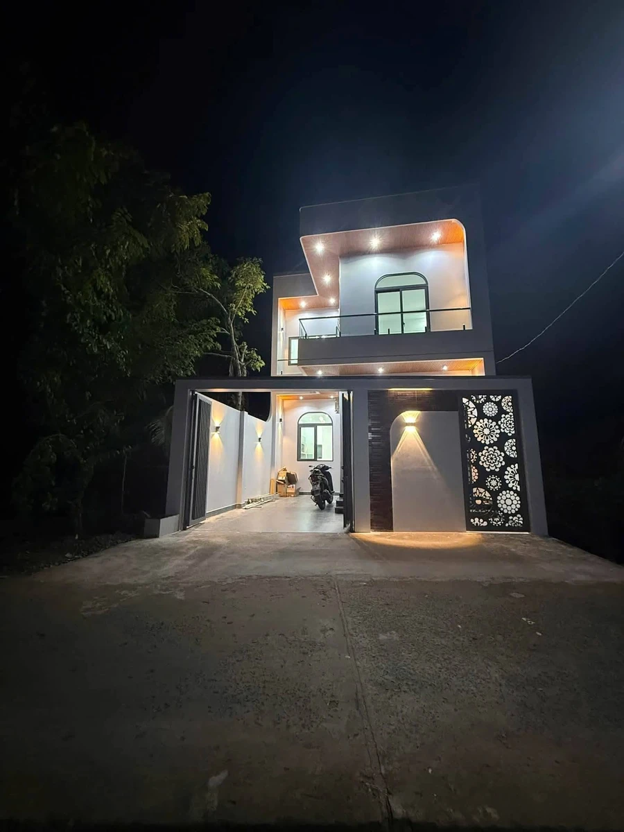 Bán nhà lầu mới xây 3PN, 110m² Phú Tân, Củ Chi 2.49 tỷ - Ảnh thu nhỏ 2