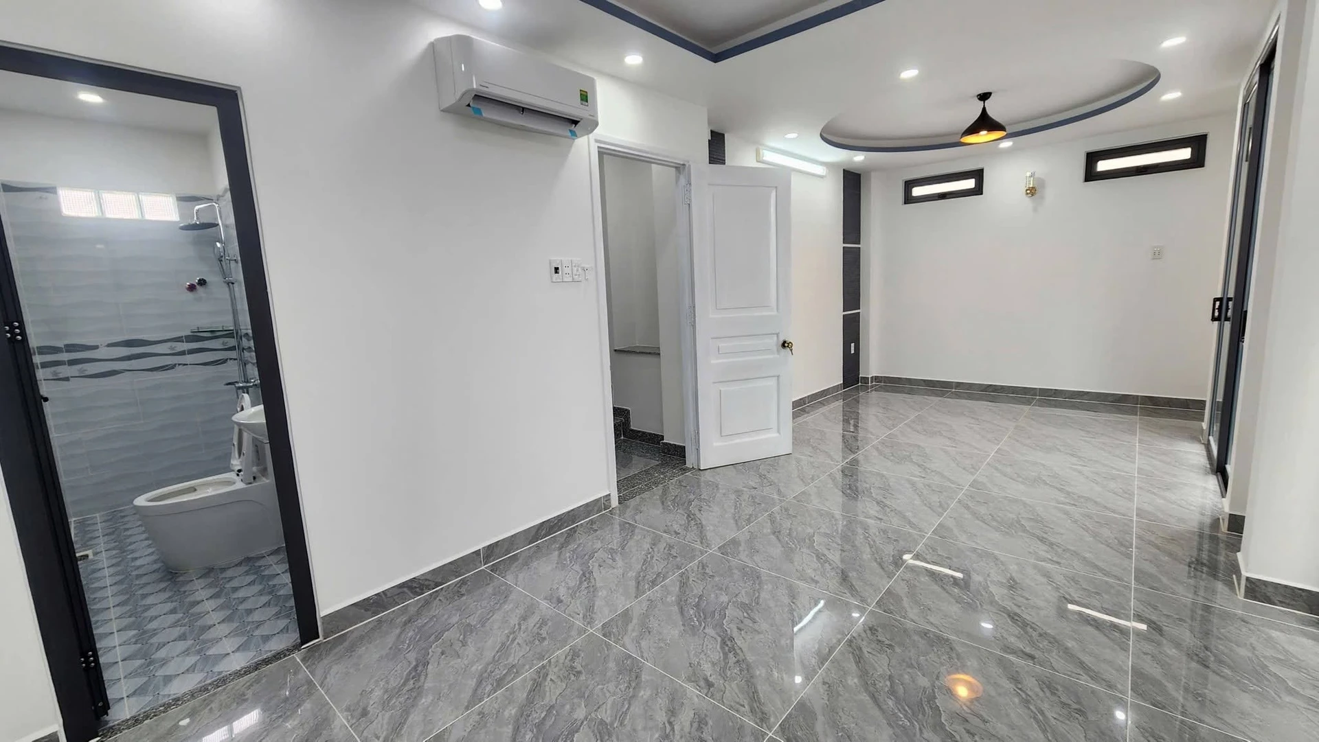 Bán nhà 4 tầng mới xây 37m², 3PN 4WC, căn góc đường Thích Quảng Đức, Phú Nhuận - Ảnh 1