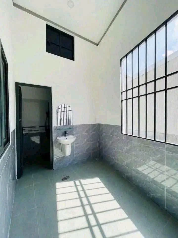 Bán nhà 100m² 3PN, Phường Long Hưng, Đồng Nai, 3 tỷ 790 triệu - Ảnh thu nhỏ 4