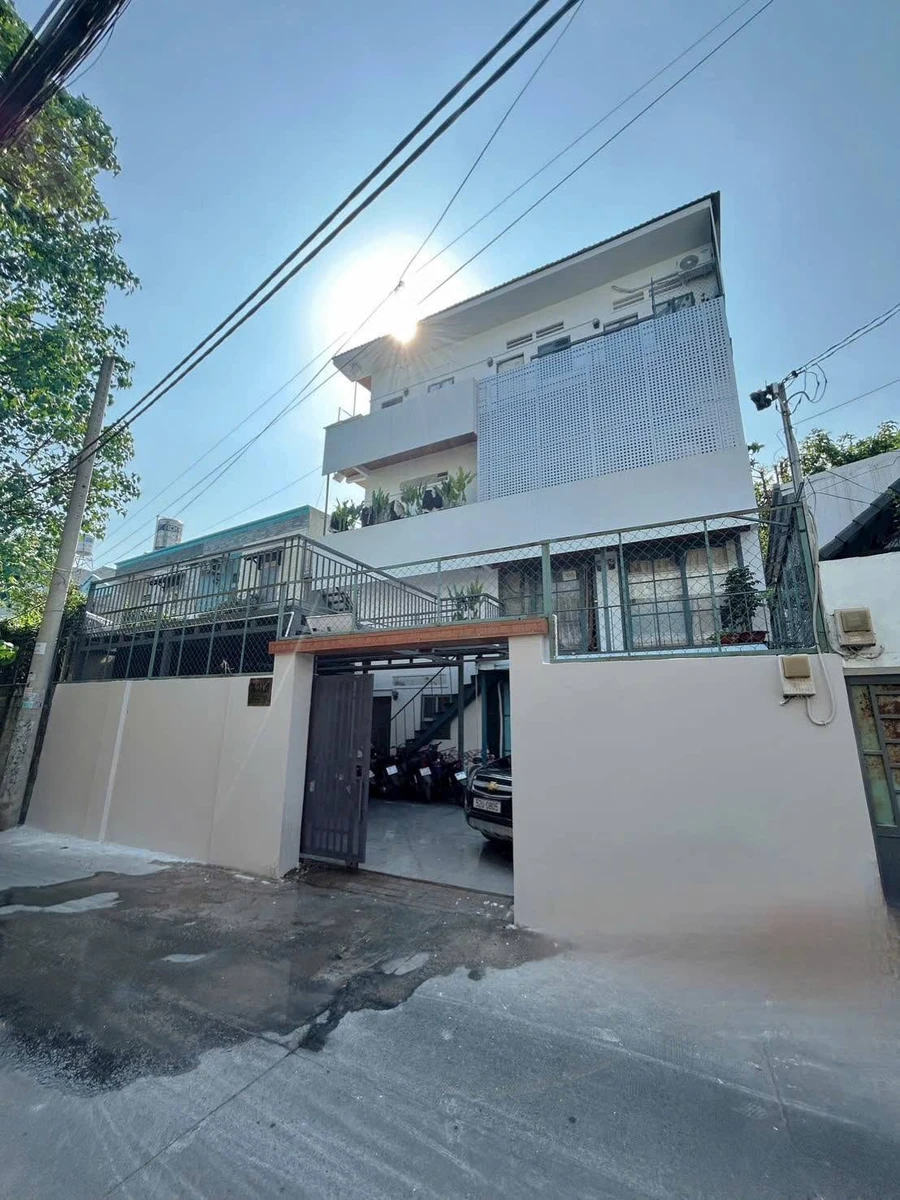 Bán dãy trọ 1 trệt 2 lầu 13 phòng 137m2 Linh Chiểu, Thủ Đức giá 10,999 tỷ - Ảnh 1