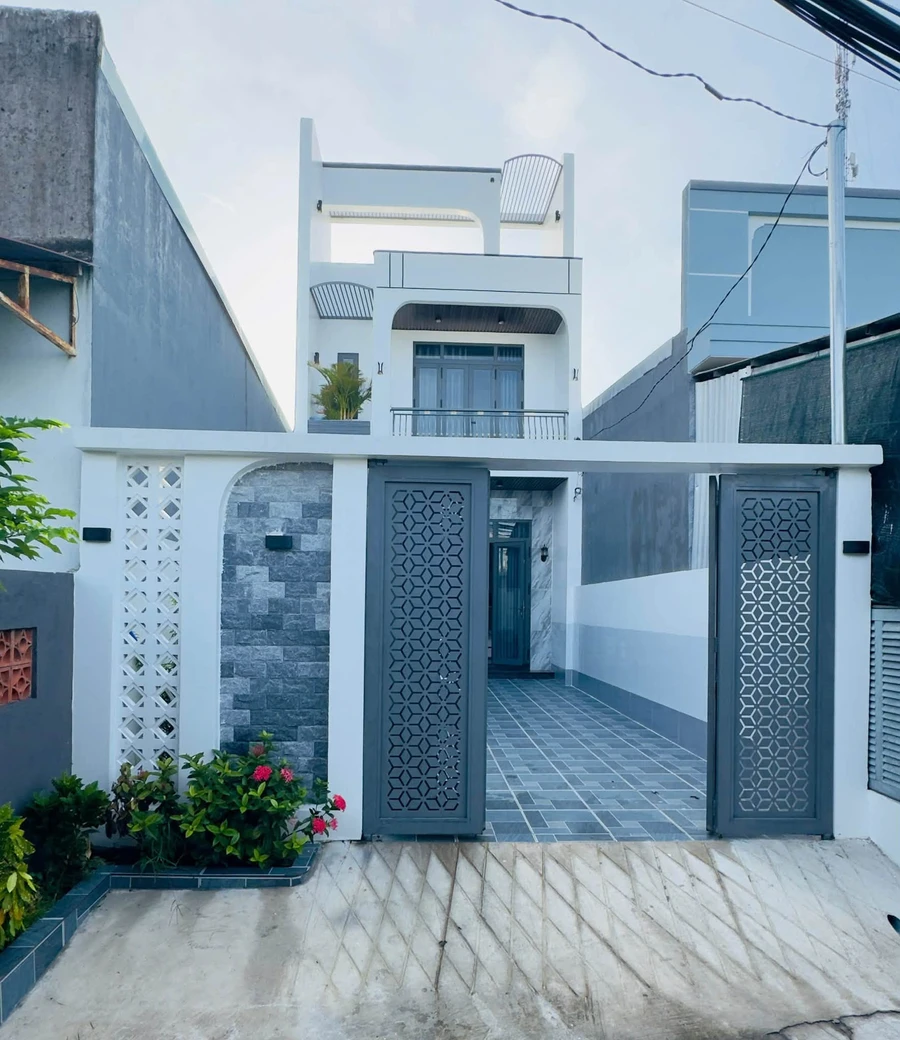 Bán nhà 1 trệt 1 lầu 3PN đường Xóm Kẽm, thị trấn Đức Hòa, Long An giá 2,8 tỷ - Ảnh thu nhỏ 2