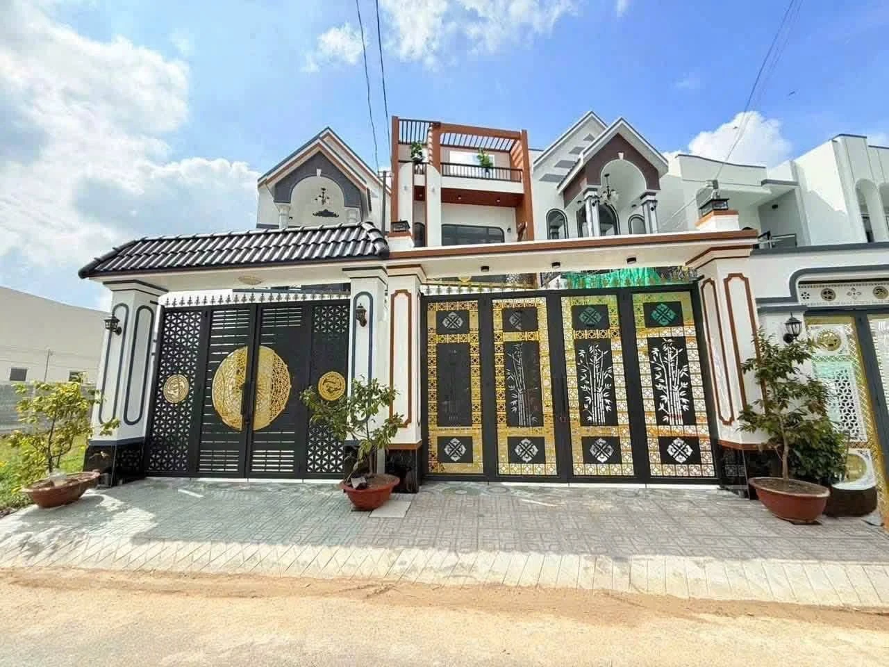 Bán nhà 1 trệt 1 lầu 114m² mặt tiền, 3 tỷ, Xã Mỹ Lộc, Long An - Ảnh 1