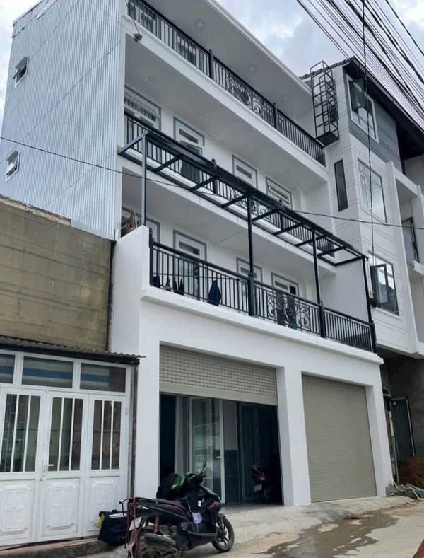 Bán nhà 5 phòng ngủ 60m² gần chợ Ngô Quyền, Đà Lạt