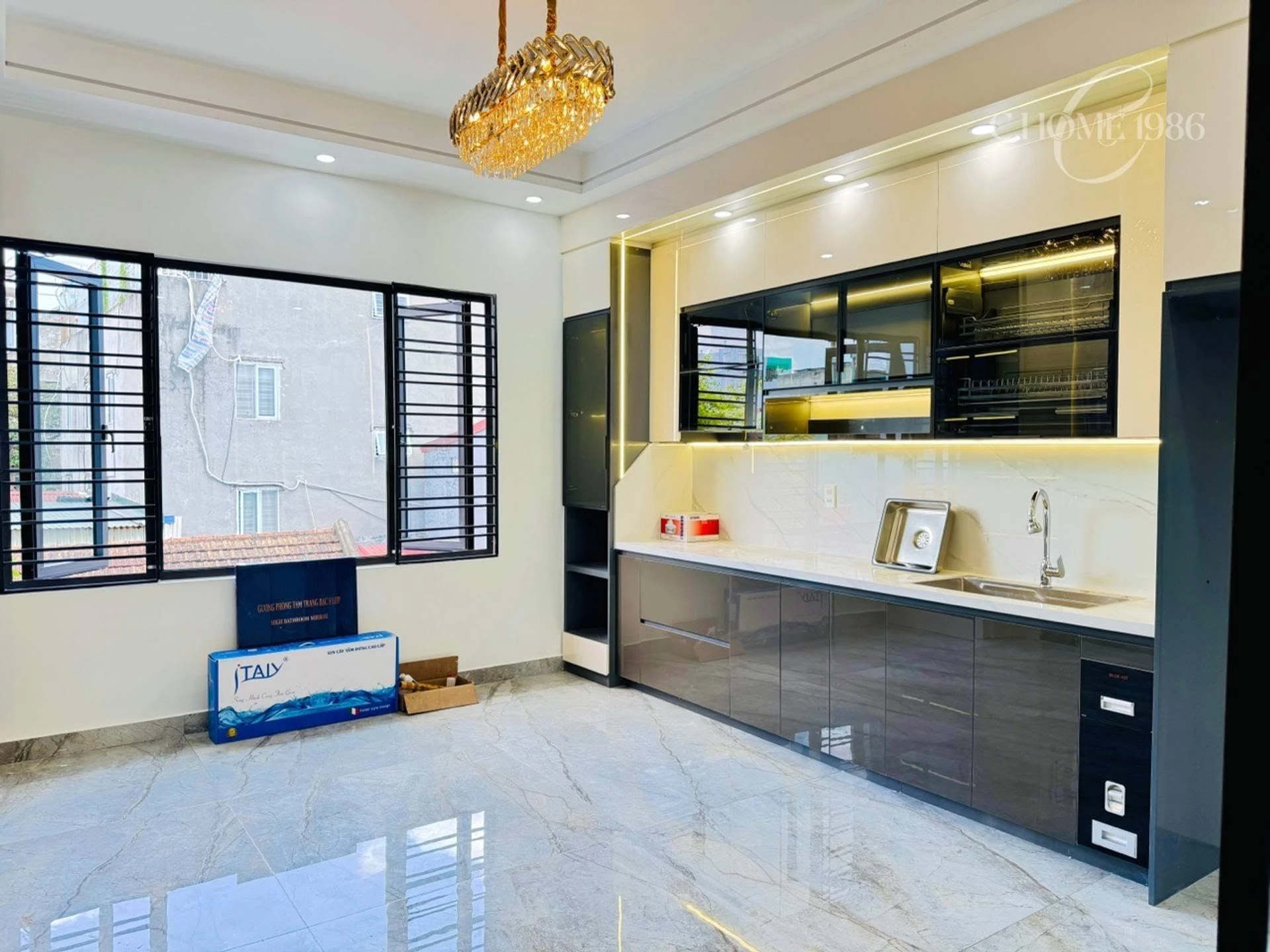 Bán nhà 5 tầng 80m² 4PN hơn 10 tỷ gần Nguyễn Văn Linh - Ảnh 1