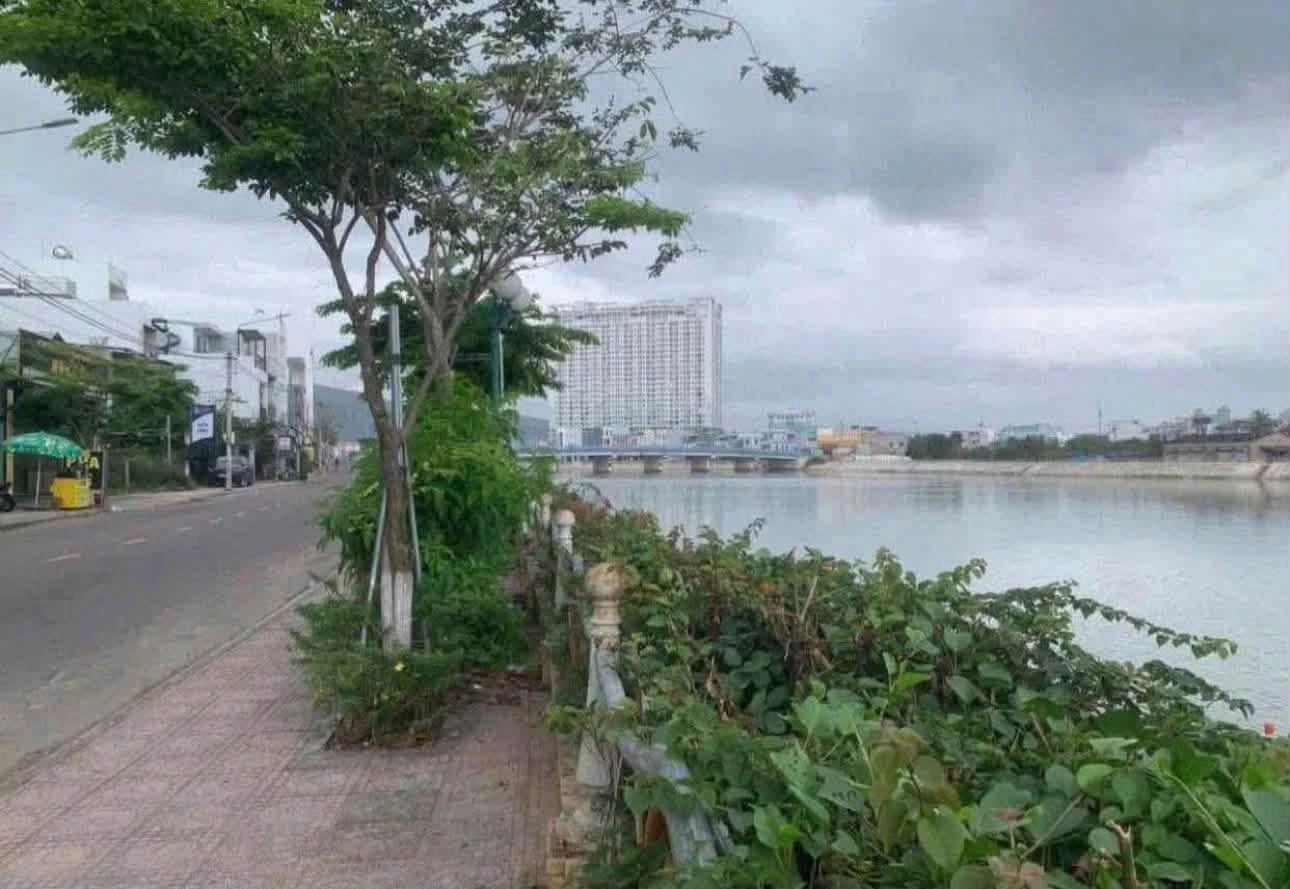 Bán đất mặt tiền Hoa Lư 108 m2, 6 tỷ - Ảnh 1