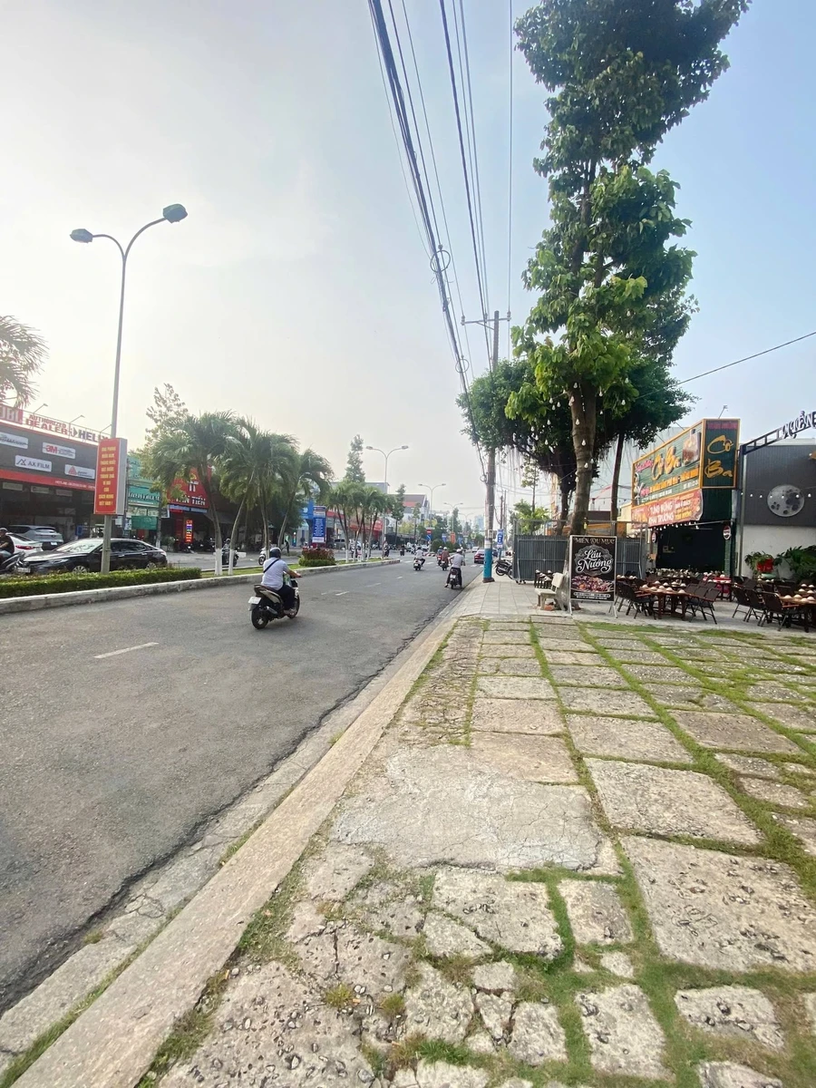 Cho thuê khách sạn mặt tiền 300m², 23 phòng, Rạch Giá - Ảnh thu nhỏ 2