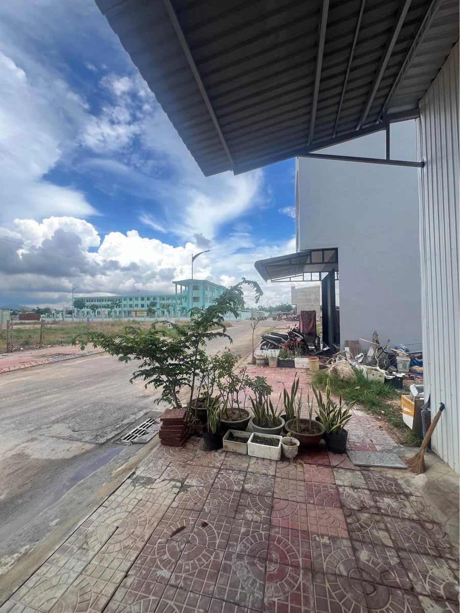 Bán đất mặt tiền Hùng Vương Quy Nhơn 500m2 giá 2 tỷ 180 - Ảnh thu nhỏ 2