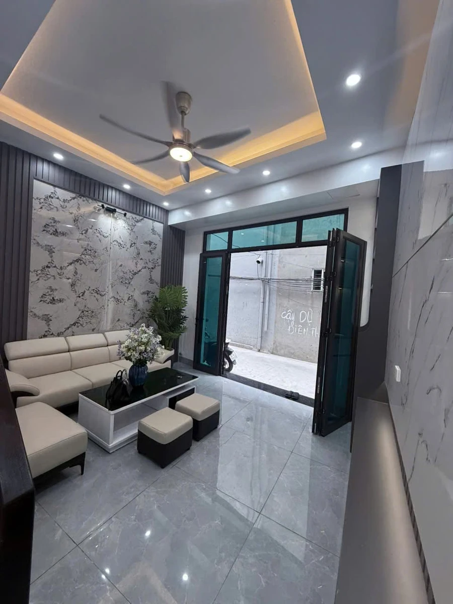 Bán nhà 3 tầng 40m2 mới xây full nội thất ngõ Quang Trung, Hải Dương (nay thuộc Hải Phòng) - Ảnh 1
