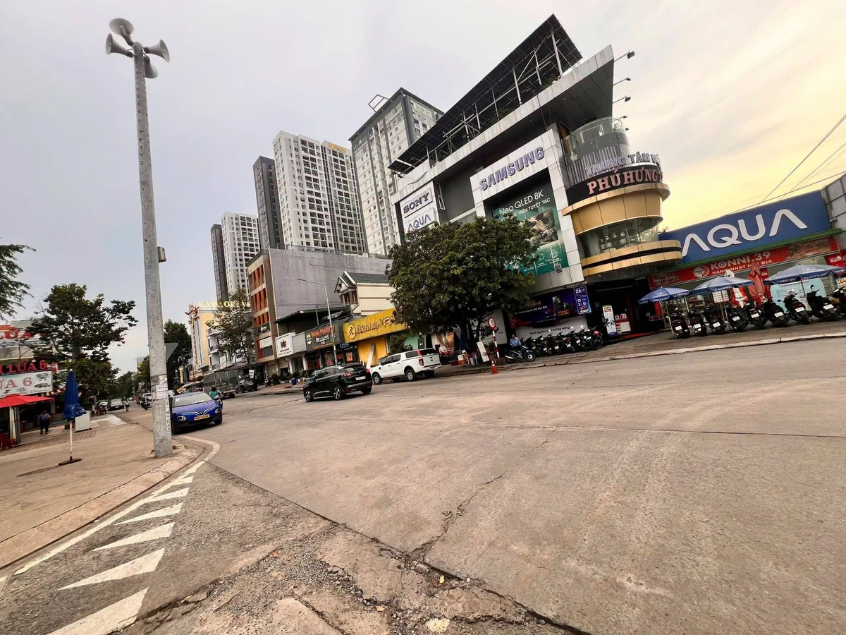 Bán shophouse mặt tiền 124.5m2 Sóng Thần Dĩ An - Ảnh thu nhỏ 5